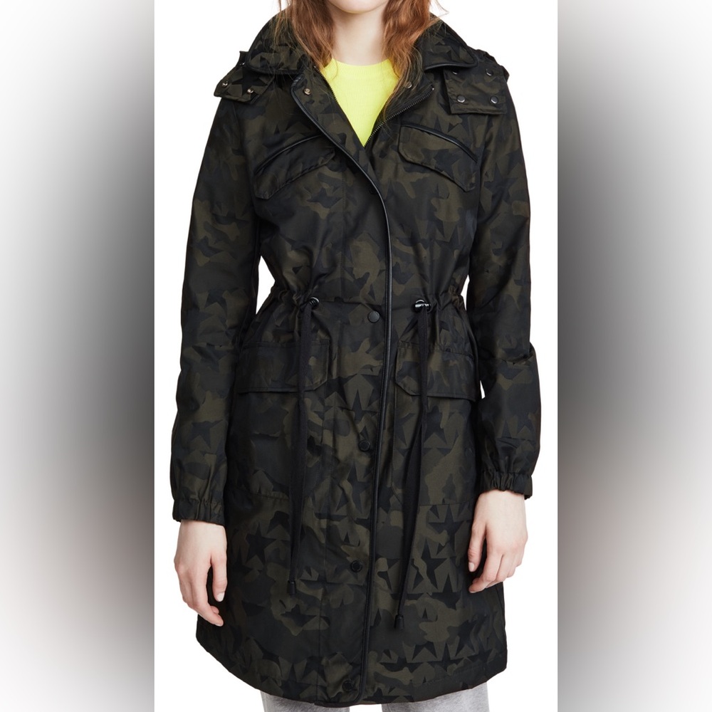 GUC Avec Les Filles size m medium camo stars raincoat Camouflage Hooded Jacket